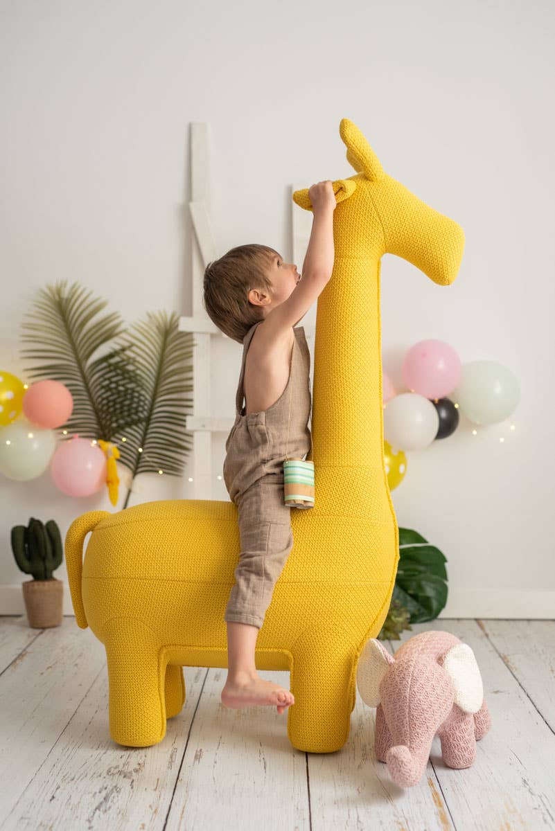 Crochetts - PLUSH GIRAFFE MAXI SEAT