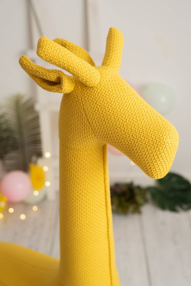 Crochetts - PLUSH GIRAFFE MAXI SEAT